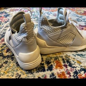 kendall & kylie sneakers